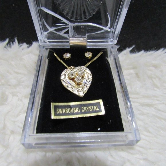 Clear Stone Solid Heart Necklace - Picture 2 of 4